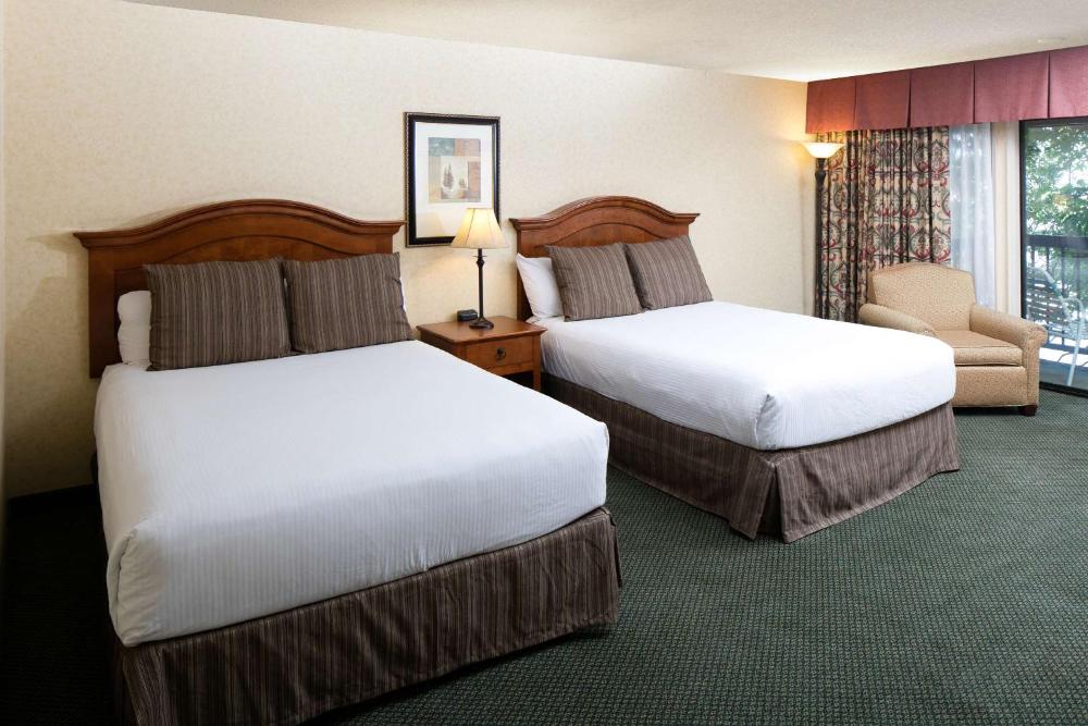 Standard Queen Room with Two Queen Beds interior